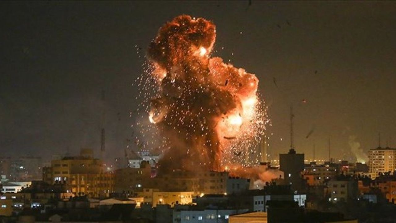 İsrail'in Gazze'ye Gece Boyunca Düzenlediği Saldırılarda 60'tan Fazla Filistinli Öldü