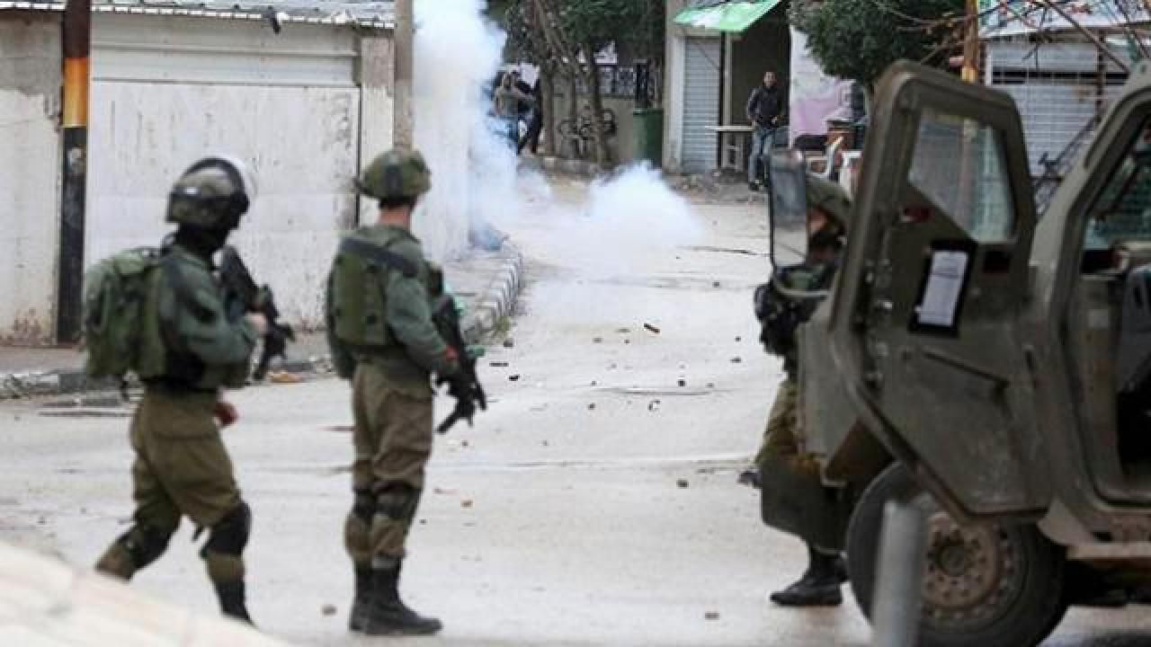 İsrail Güçleri, Batı Şeria'da Pek Çok Noktaya Baskın Düzenledi