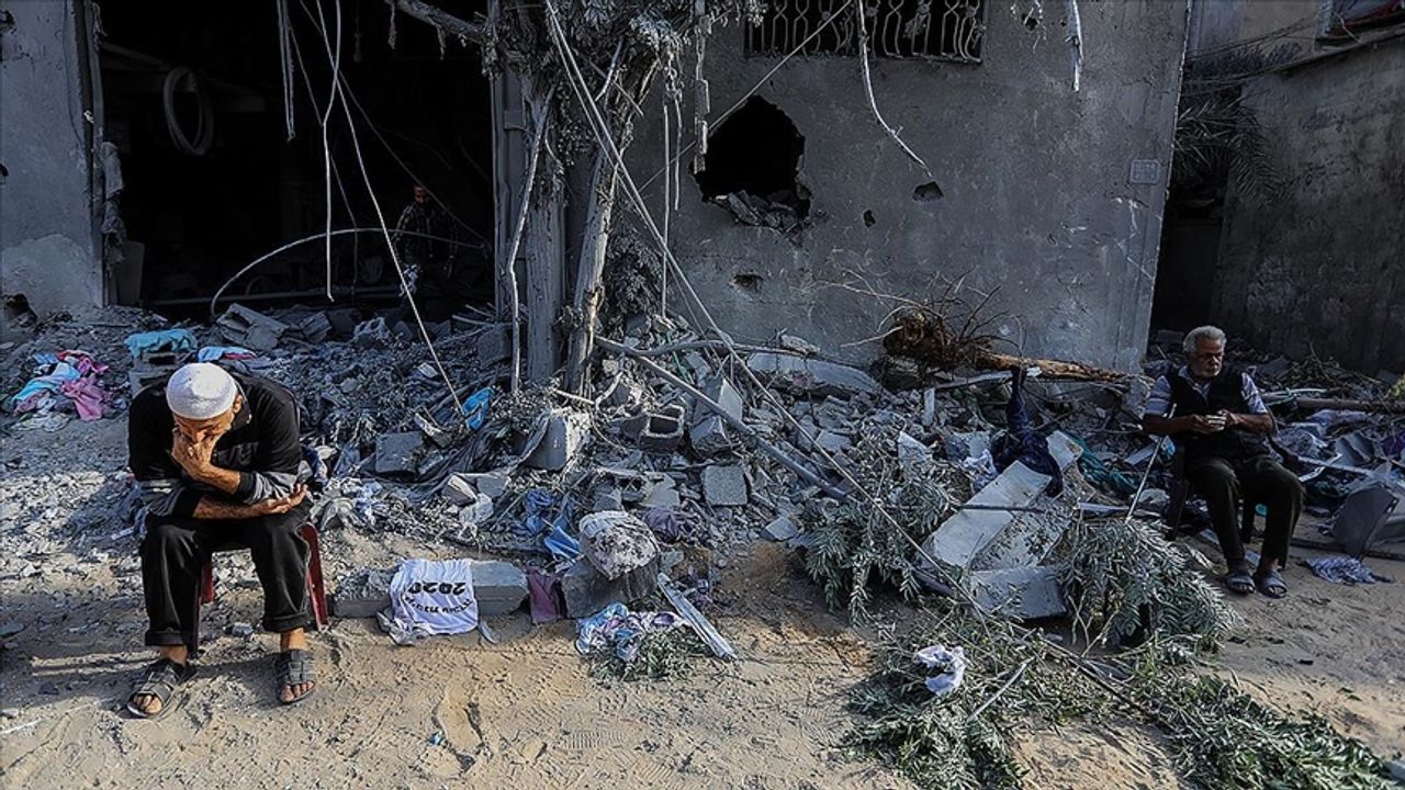 İsrail'in Gazze'ye Dünkü Saldırılarında 400'den Fazla Filistinli Hayatını Kaybetti