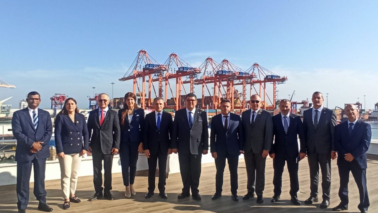 Maliye Bakanı Berova, Mersin Uluslararası Limanı'nı ziyaret ederek, incelemelerde bulundu