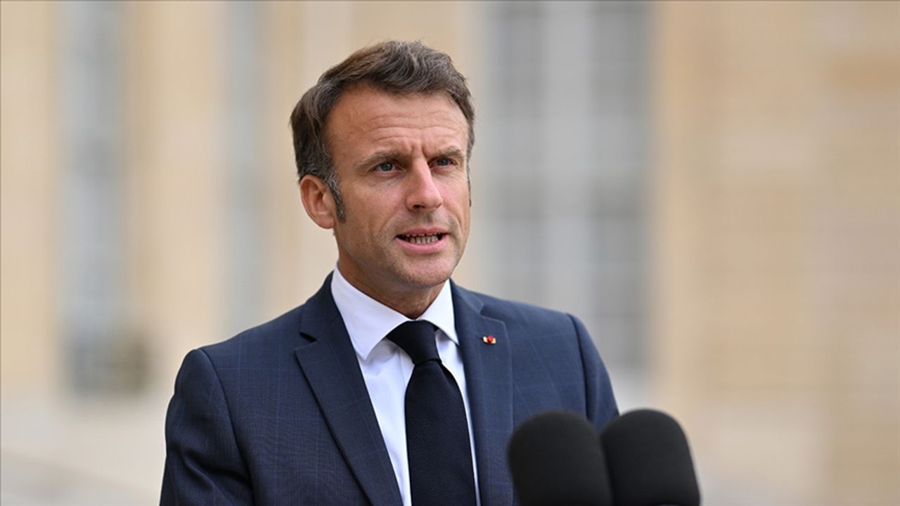Macron, Filistin'e Yapılan Yardımların Askıya Alınmasından Yana Olmadığını Belirtti