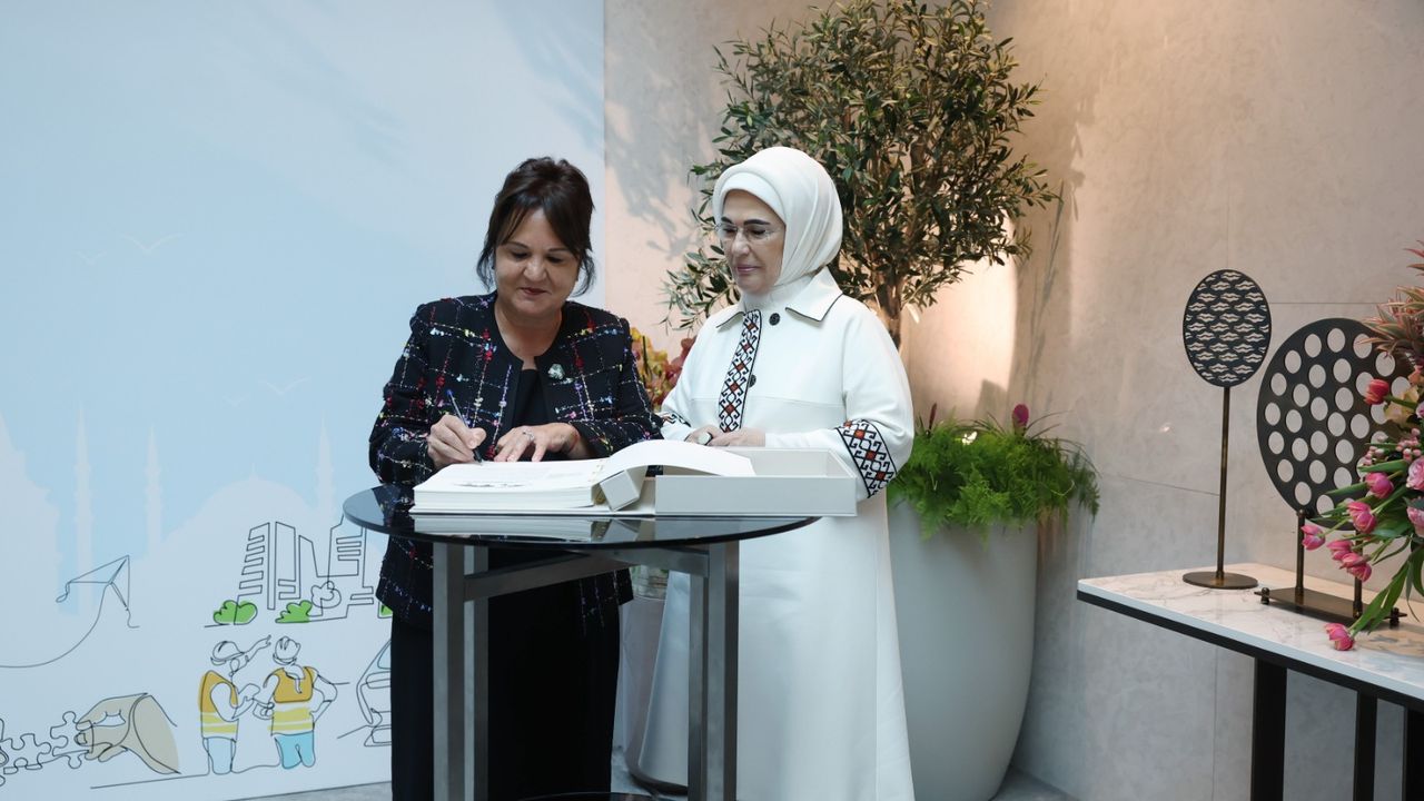 Zerrin Üstel, Emine Erdoğan’ın davetiyle “Dünya Şehirler Günü” etkinliğine katıldı
