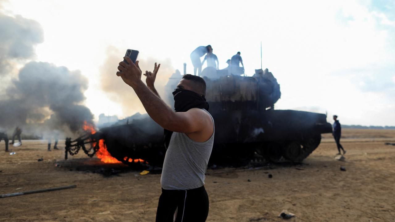 Kudüs Seriyyeleri: İsrail Ordusuna Ait 2 Tank Ve Bir Buldozer İmha Edildi