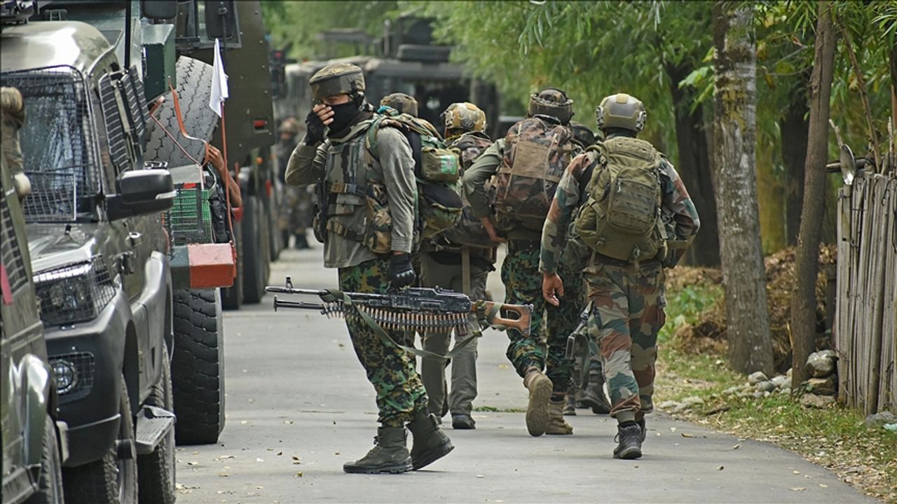 Pakistan Askerleriyle Cammu Keşmir Sınırındaki Çatışmada 1 Hint Asker Öldü