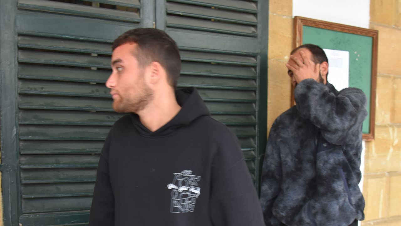 Marketlerden içki çalan Ege Mert Zor ve Özhan Karapınar, 2 gün tutuklu kalacak
