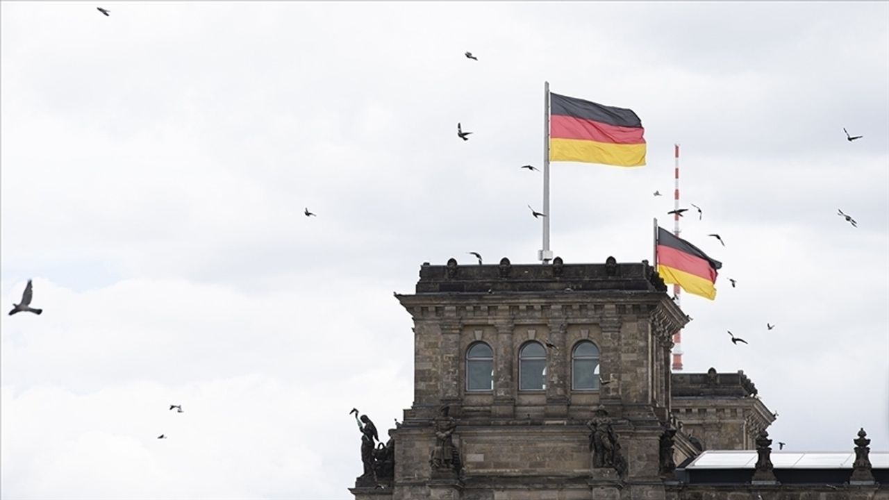 Almanya’da Halkın Siyasi Kurumlara Duyduğu Güven Azaldı