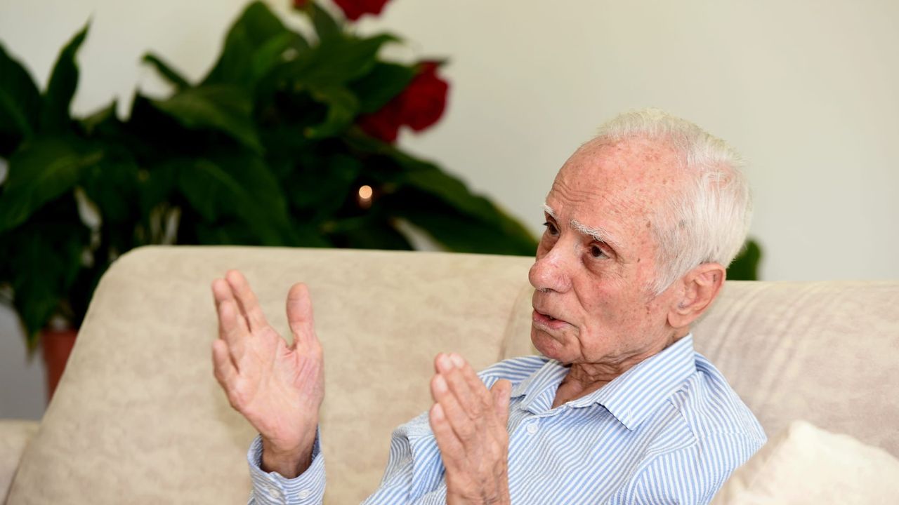 91 yaşında hayatını kaybeden Mahmut İslamoğlu, yarın toprağa verilecek