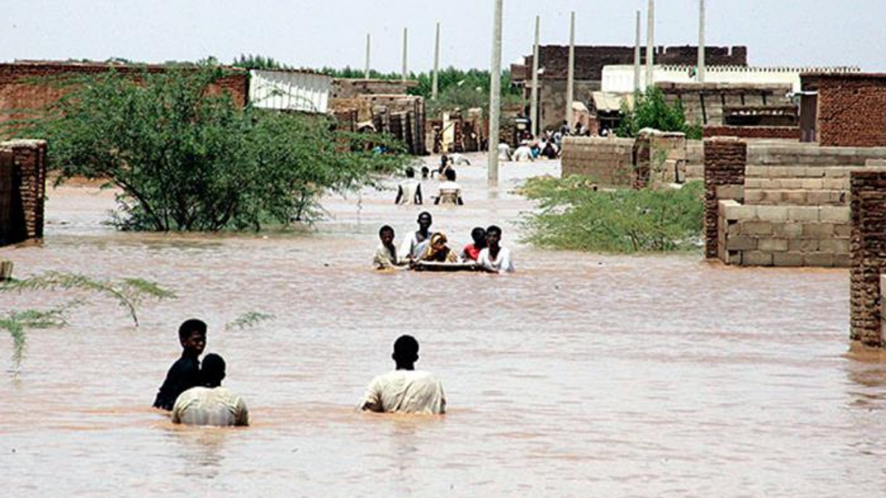 Güney Sudan'da seller nedeniyle on binlerce kişi yerinden oldu