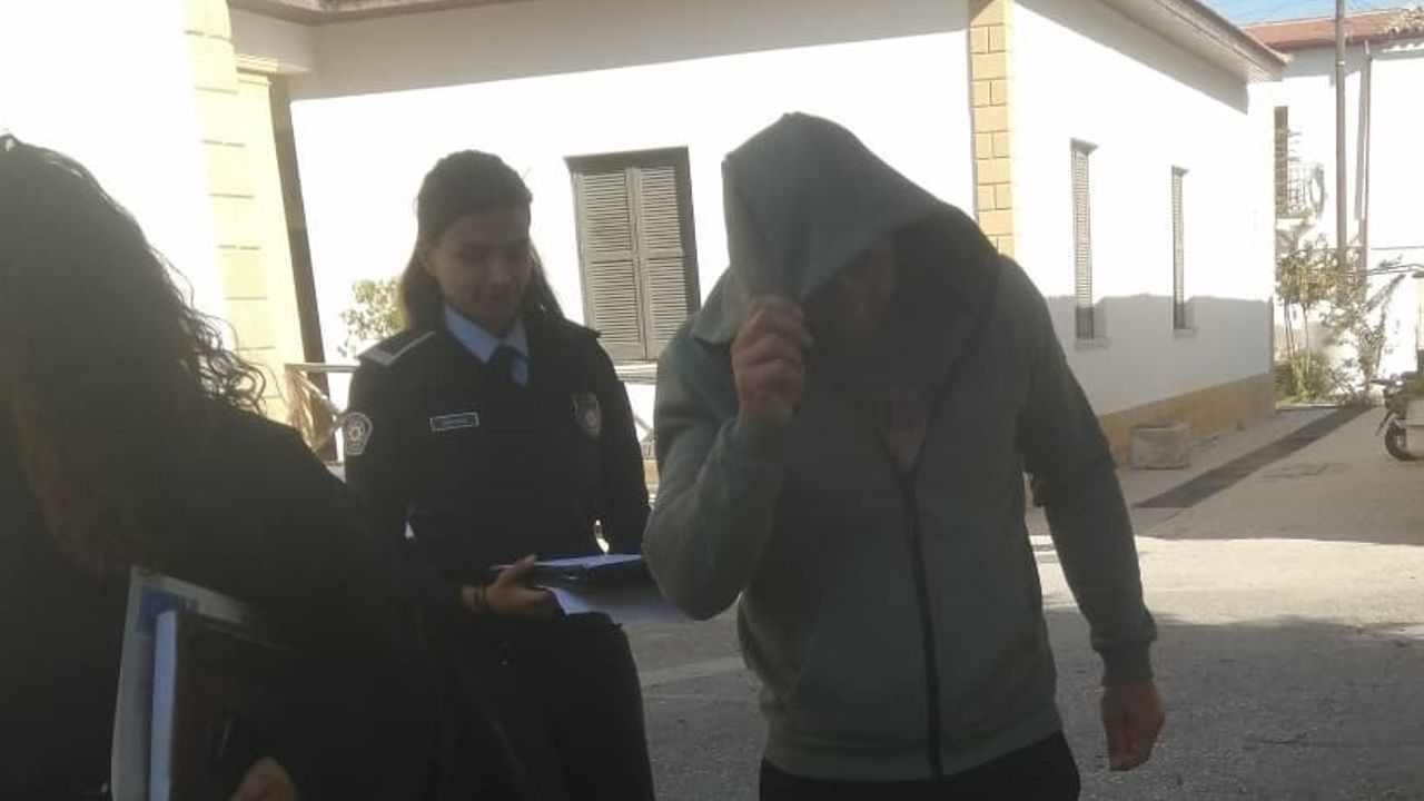 Kanlıköy'de trafik kavgası: Korkutmak için ruhsatlı silahını gösterdi, tutuklandı