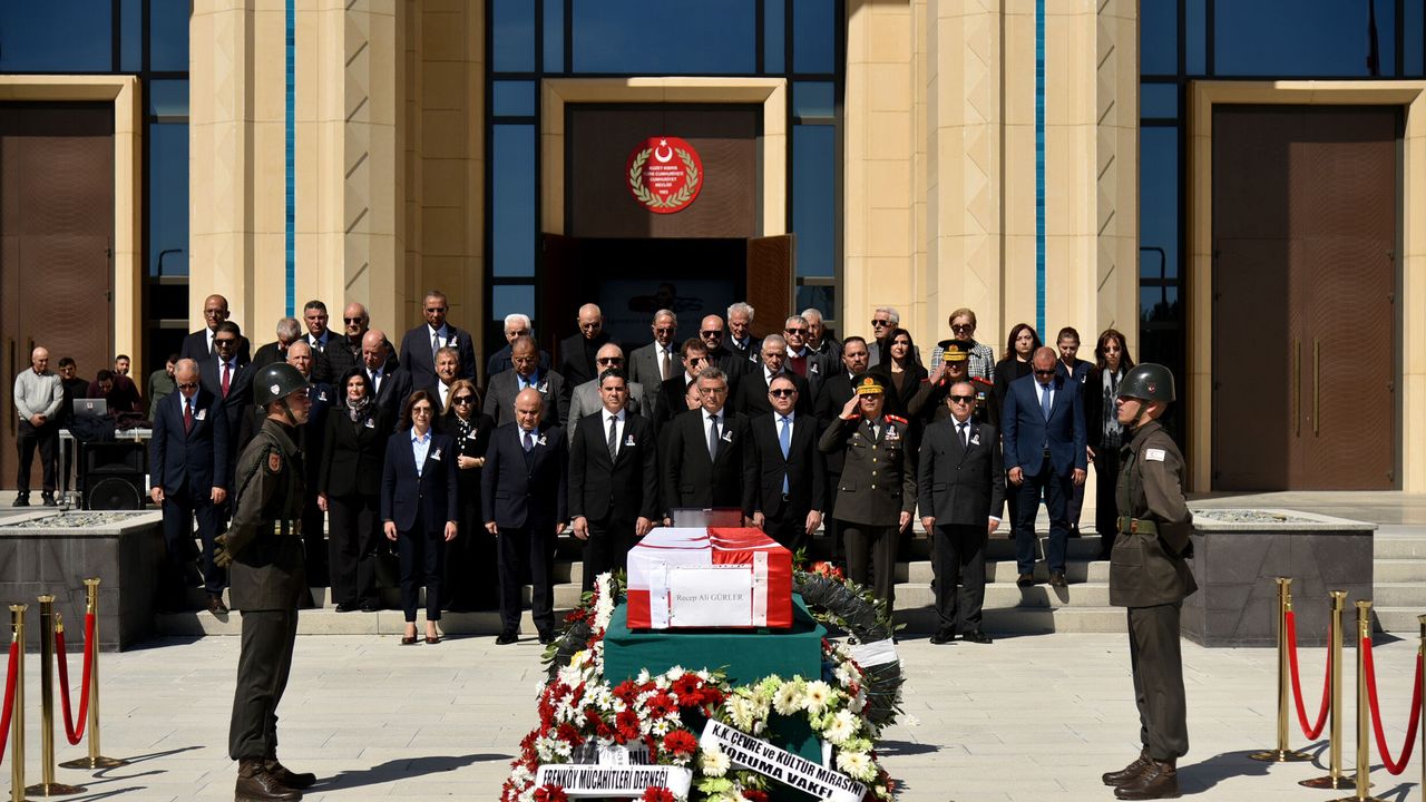 Recep Ali Gürler son yolculuğuna uğurlanıyor...Gürler için Meclis'te tören düzenlendi