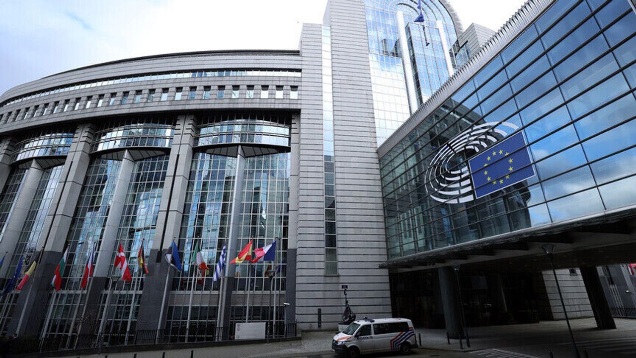 AP, AB-ABD ticaret anlaşmasını onayladı