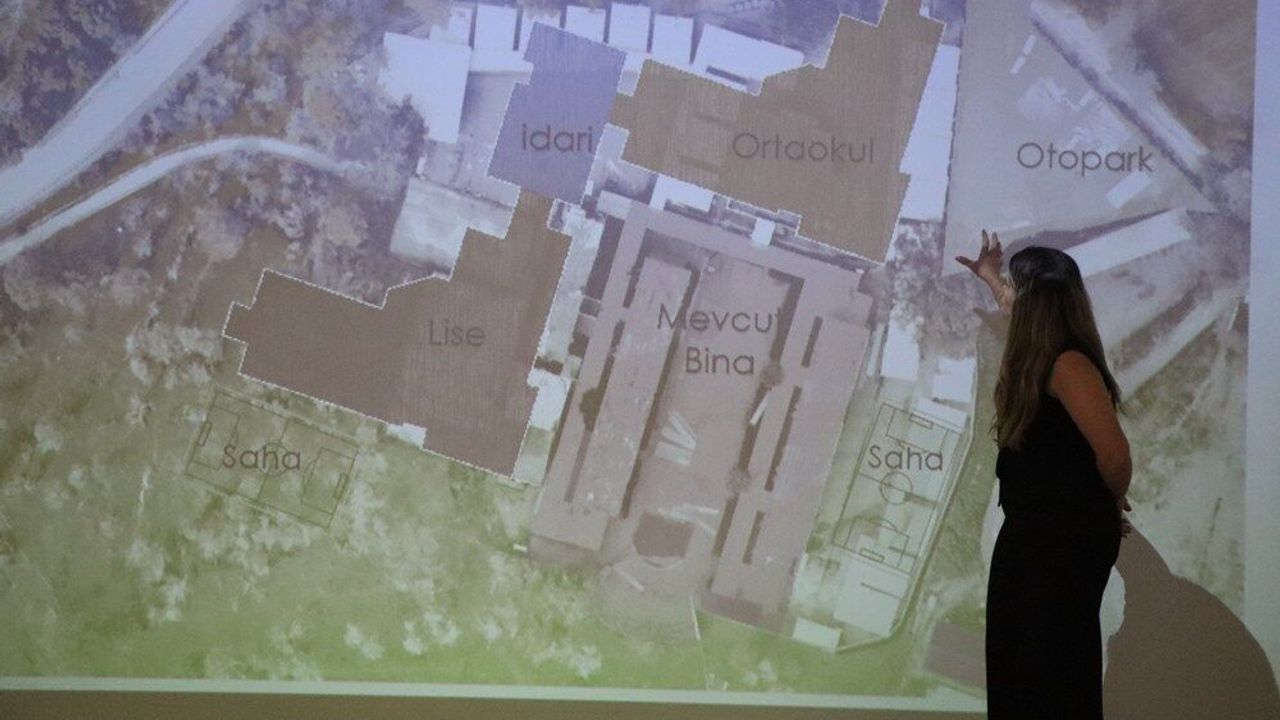 Lefke Gazi Lisesi'nin yeni binasıyla ilgili bilgilendirme toplantısı yapıldı