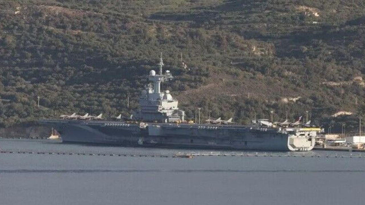 Orta Doğu'ya gönderilen Charles de Gaulle gemisi Fransa'daki limanına dönüyor