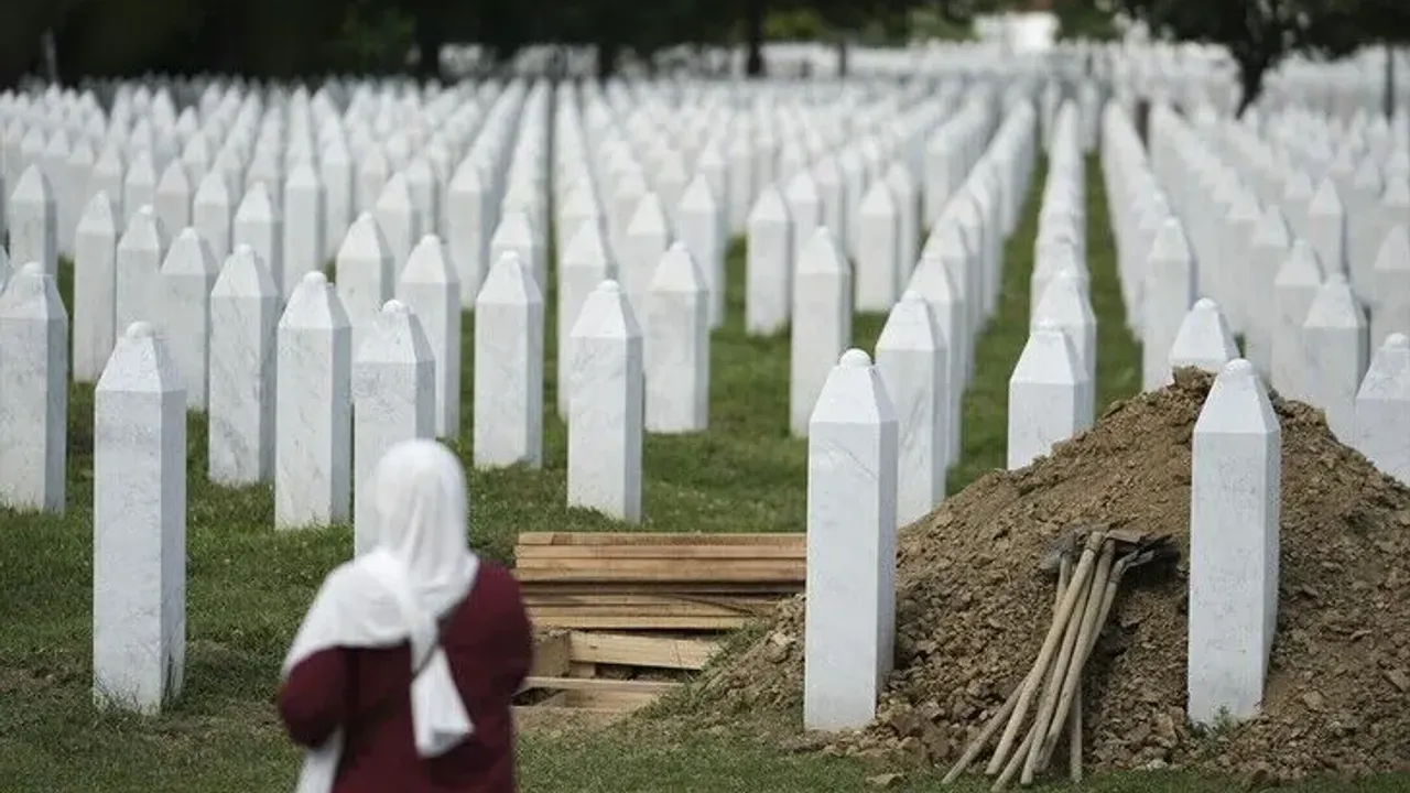 Srebrenitsa Soykırımı'nın 31. yılı düzenlenen programla anıldı