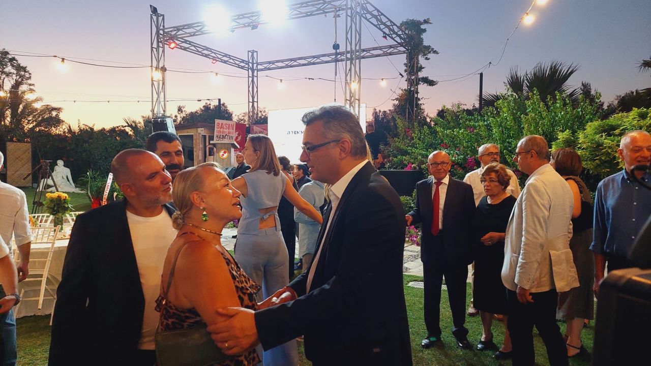 Cumhurbaşkanı Erhürman rahatsızlığı ardından 11 Temmuz Basın Günü resepsiyona katıldı