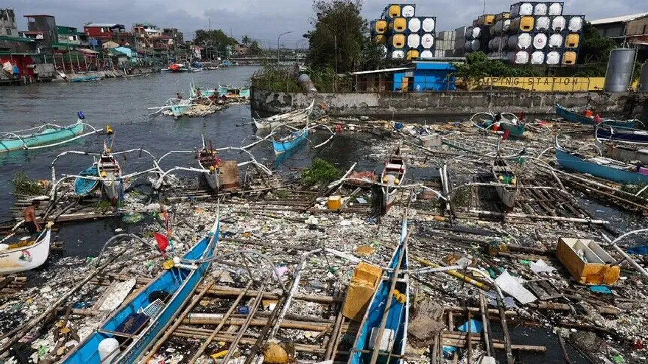 Filipinler'de Bavi Tayfunu ve muson nedeniyle 17 kişi hayatını kaybetti