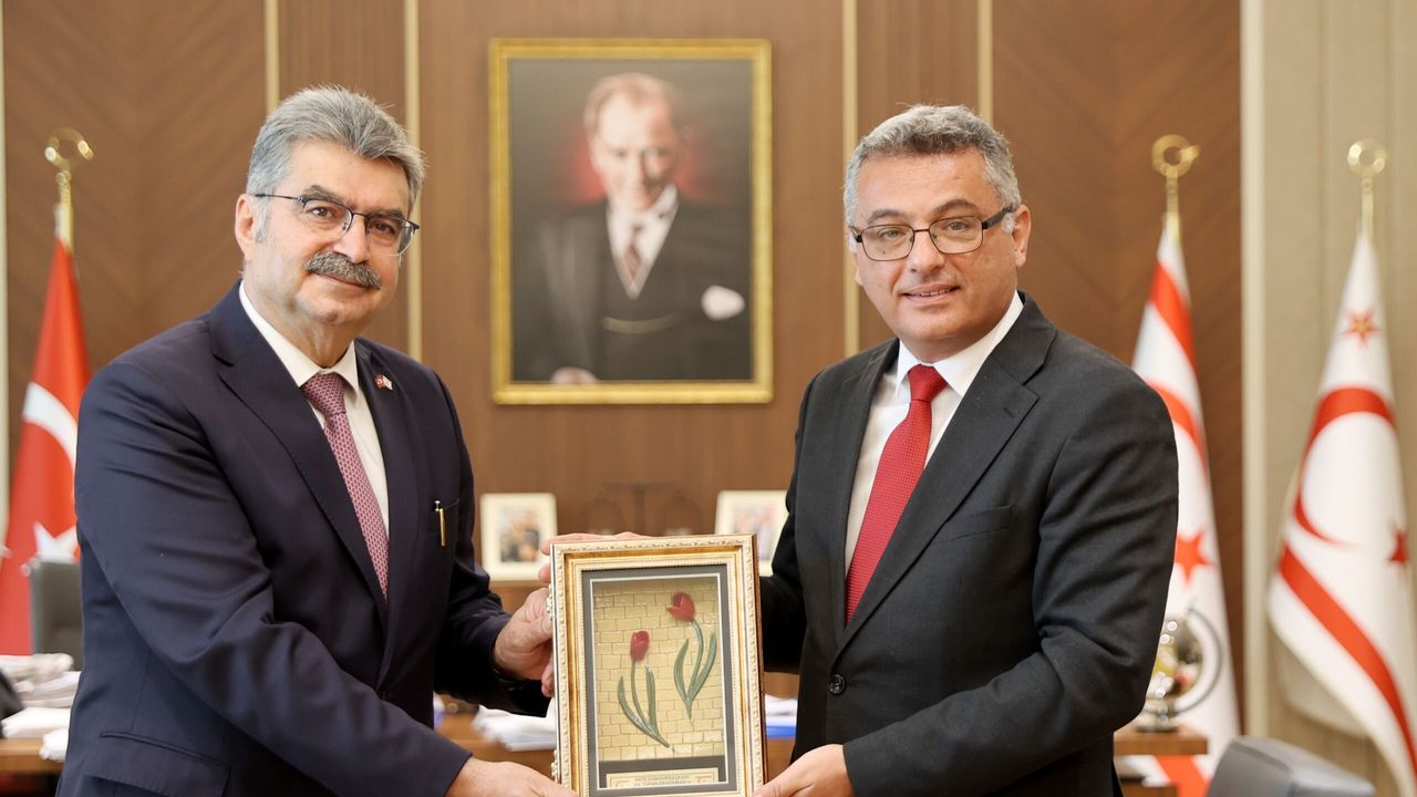 Erhürman, Türkiye-KKTC Parlamentolar Arası Dostluk Grubu başkanı ve beraberindeki heyeti kabul etti