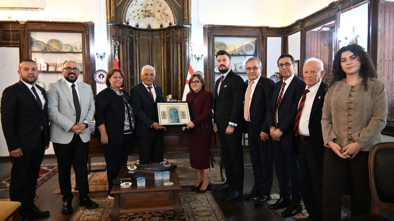 Özçınar, Gaziantep Büyükşehir Belediye Başkanı Şahin ile görüştü
