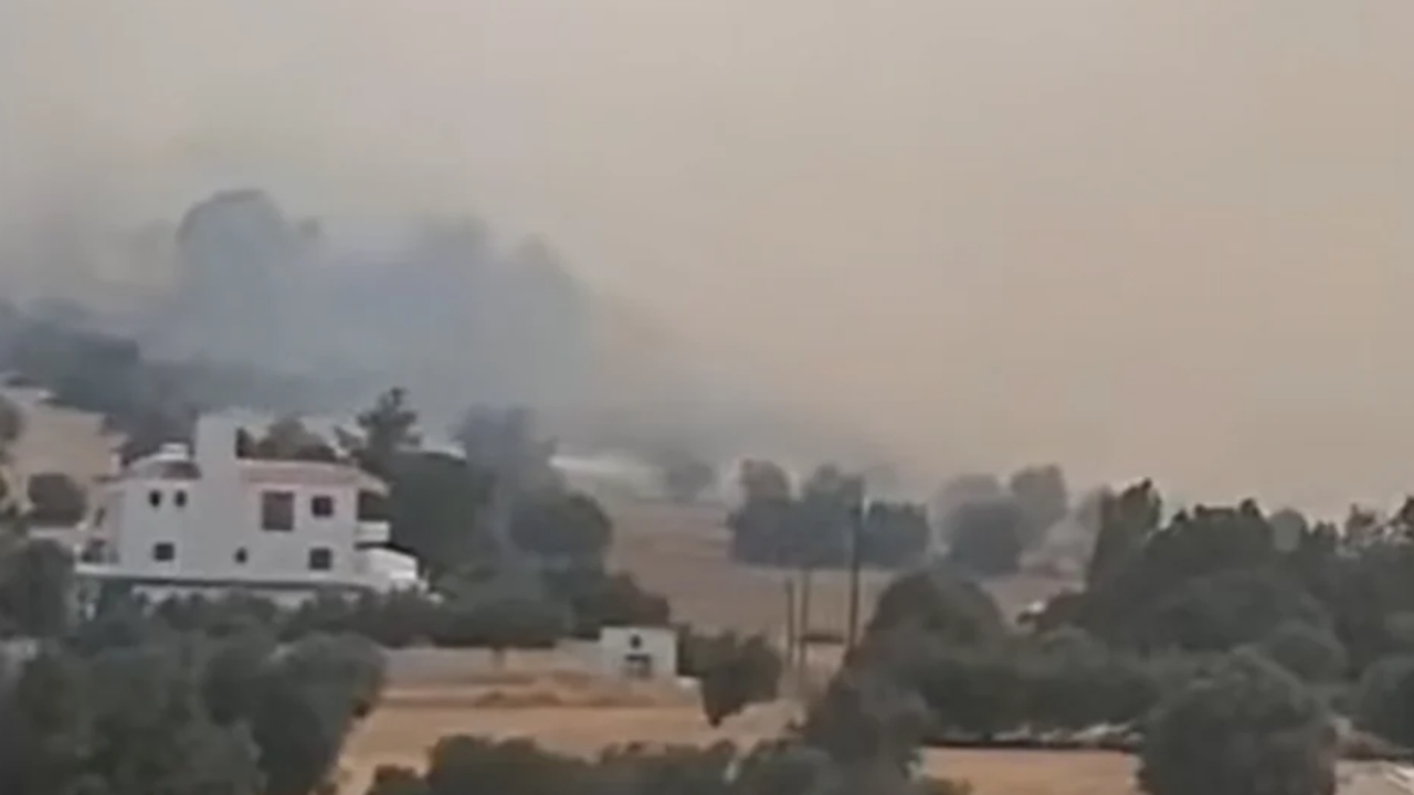 Güney Kıbrıs’ta ordunun eğitim atışları yangına yol açtı, bazı köyler boşaltıldı