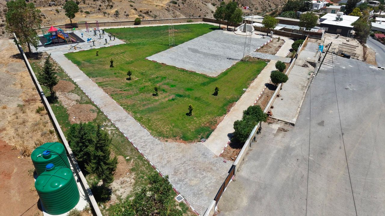 Geçitkale-Serdarlı Belediyesi, Gülden Kasım Çocuk Parkı’nda yenileme çalışmaları başlattı