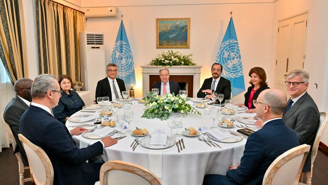 Erhürman, Guterres ve Hristodulidis’in bir araya geldiği akşam yemeği sona erdi