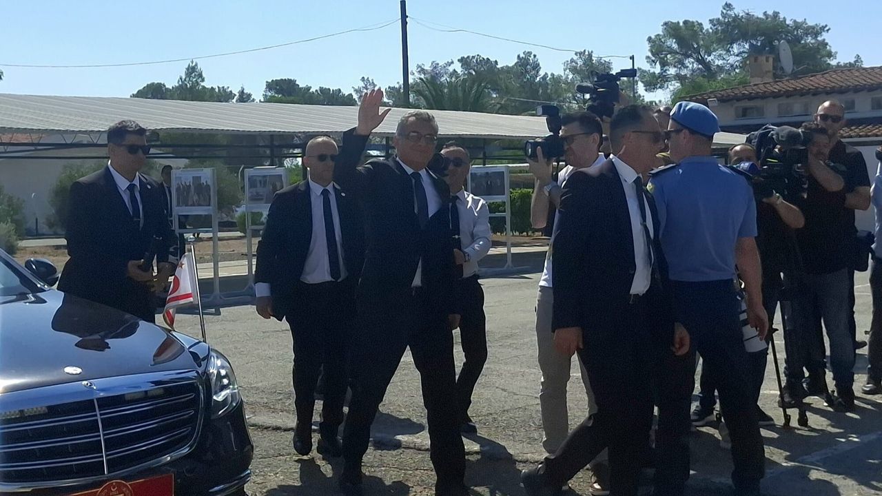 Guterres, Erhürman ve Hristodulidis’in ara bölgede bir araya geldiği üçlü görüşme başladı