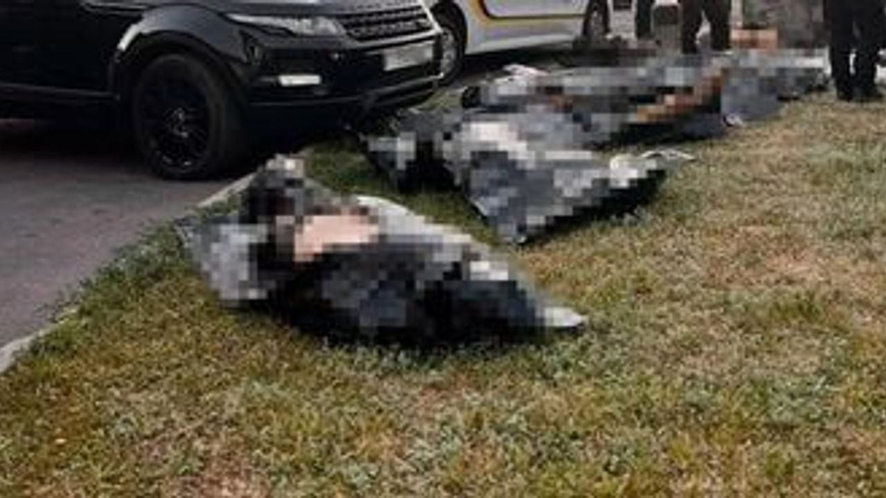 İngiltere'de polis aracı ile otomobilin çarpıştığı kazada çok sayıda kişi öldü