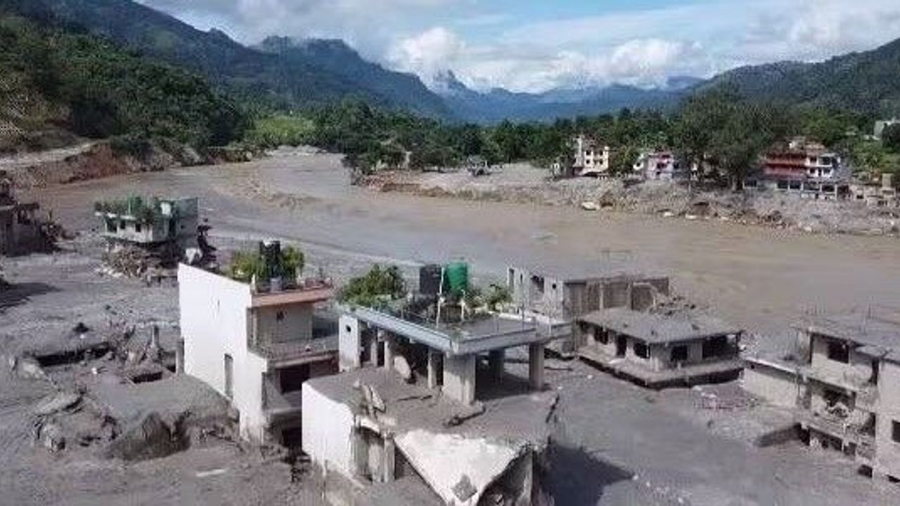 Nepal'deki selde hayatını kaybedenlerin sayısı 1342'ye çıktı