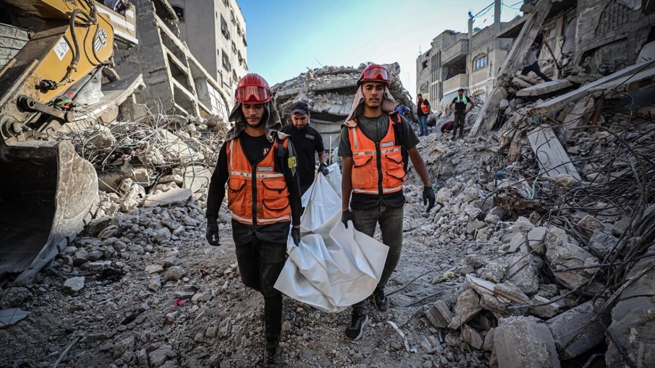 İsrail'in 2023'te Gazze Şeridi'ne düzenlediği saldırıda enkaz altında kalan 55 kişinin naaşı çıkarıldı
