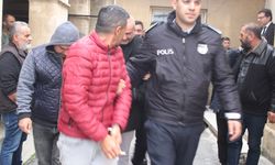 Lambousa Kral Mezarlarını açmaya çalışan zanlılar teminata bağlandı