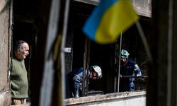 Ukrayna'nın Zaporijya Kentinde Rus Saldırısının Ardından Halk Yaralarını Sarmaya Çalışıyor