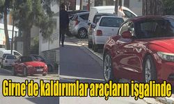 Girne'de kaldırımlar araçların işgalinde