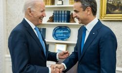 Biden, Yeniden Seçilen Yunanistan Başbakanı Miçotakis'i Tebrik Etti