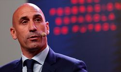 FIFA, İspanya Futbol Federasyonu Başkanı Rubiales'i geçici olarak görevden aldı