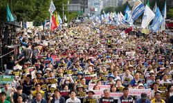 Güney Kore'de Binlerce Kişi, Fukuşima'daki Radyoaktif Suyun Tahliyesini Protesto Etti