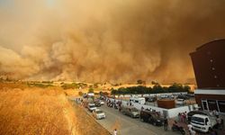 Çanakkale'deki orman yangını nedeniyle 1428 kişi tedbir amaçlı tahliye edildi
