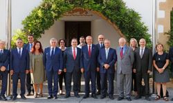 Cumhurbaşkanı Tatar, Türk-Yunan formunu kabul etti