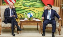 Biden, Vietnam Başbakanı Chinh İle Bir Araya Geldi
