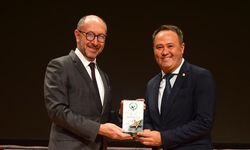 Cumhurbaşkanlığı Engelliler Komitesi’ne Engelsiz Bilişim Jüri Özel Ödülü