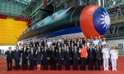 Tayvan, ilk yerli üretim denizaltısını tanıttı