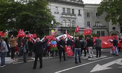ABD'de Türkiye konulu konferansı provoke etmeye çalışan Ermeni protestoculara polis müdahale etti