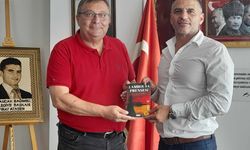 "Lambousa Prensesi", Kitabı Lapta-Alsancak-Çamlıbel Belediye Başkanı Ataser'e Takdim Edildi