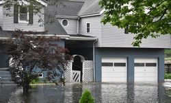 ABD'nin Massachusetts ve Rhode Island eyaletlerinde şiddetli yağış sellere neden oldu