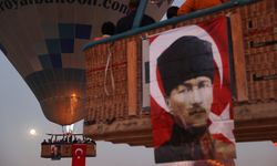 Cumhuriyet'in 100. Yılında Kapadokya Semaları Türk Bayraklarıyla Renklendi
