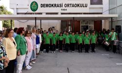 Ramadan Cemil ailesi, Demokrasi Ortaokulu’na bando ekipmanı bağışladı