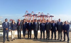 Maliye Bakanı Berova, Mersin Uluslararası Limanı'nı ziyaret ederek, incelemelerde bulundu