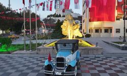 "Atatürk'ün Kullandığı Araba" Keçiören'de Sergileniyor
