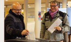 Hollandalılar Genel Seçimler İçin Sandık Başında