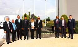 Kurucu Cumhurbaşkanı Rauf Raif Denktaş’ın Büstü DAÜ’de Törenle Açıldı