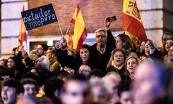 Madrid'de Binlerce İspanyol, Ayrılıkçı Katalanlara Af Girişimini Protesto Etti
